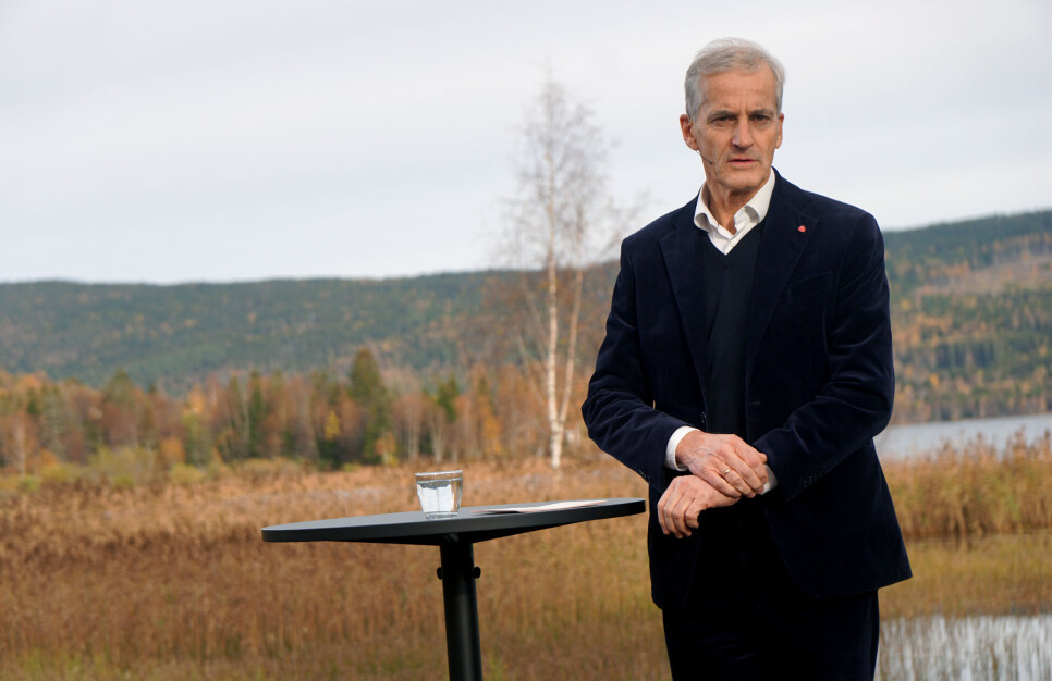 Støre er kritisk til internasjonale kommersielle kjeder og varsler at Storbergutvalgets forslag skal følges opp.