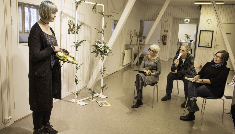 Romantikk og dramatikk hos blomsterdekoratørene på Vea